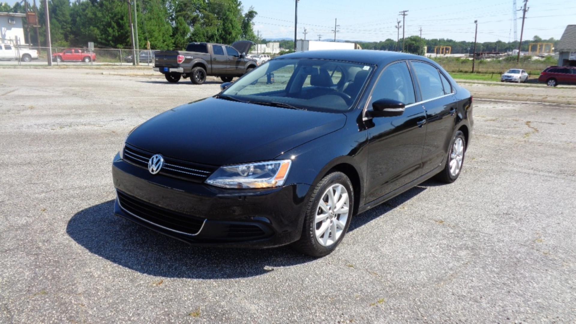 2013 /BLACK Volkswagen Jetta SE (3VWDX7AJ5DM) with an 2.5L L5 DOHC 20V engine, located at 2812 White Horse Road, Greenville, SC, 29611, (864) 269-1711, 34.808655, -82.434776 - Photo#0